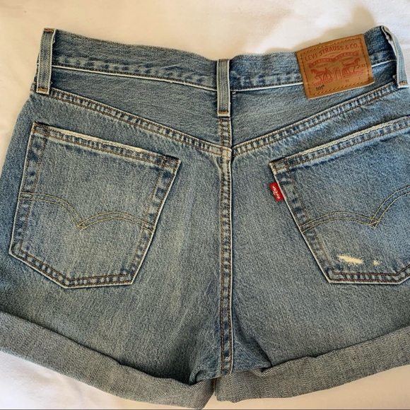 Levis 501 Shorts - Picture 2 of 2
